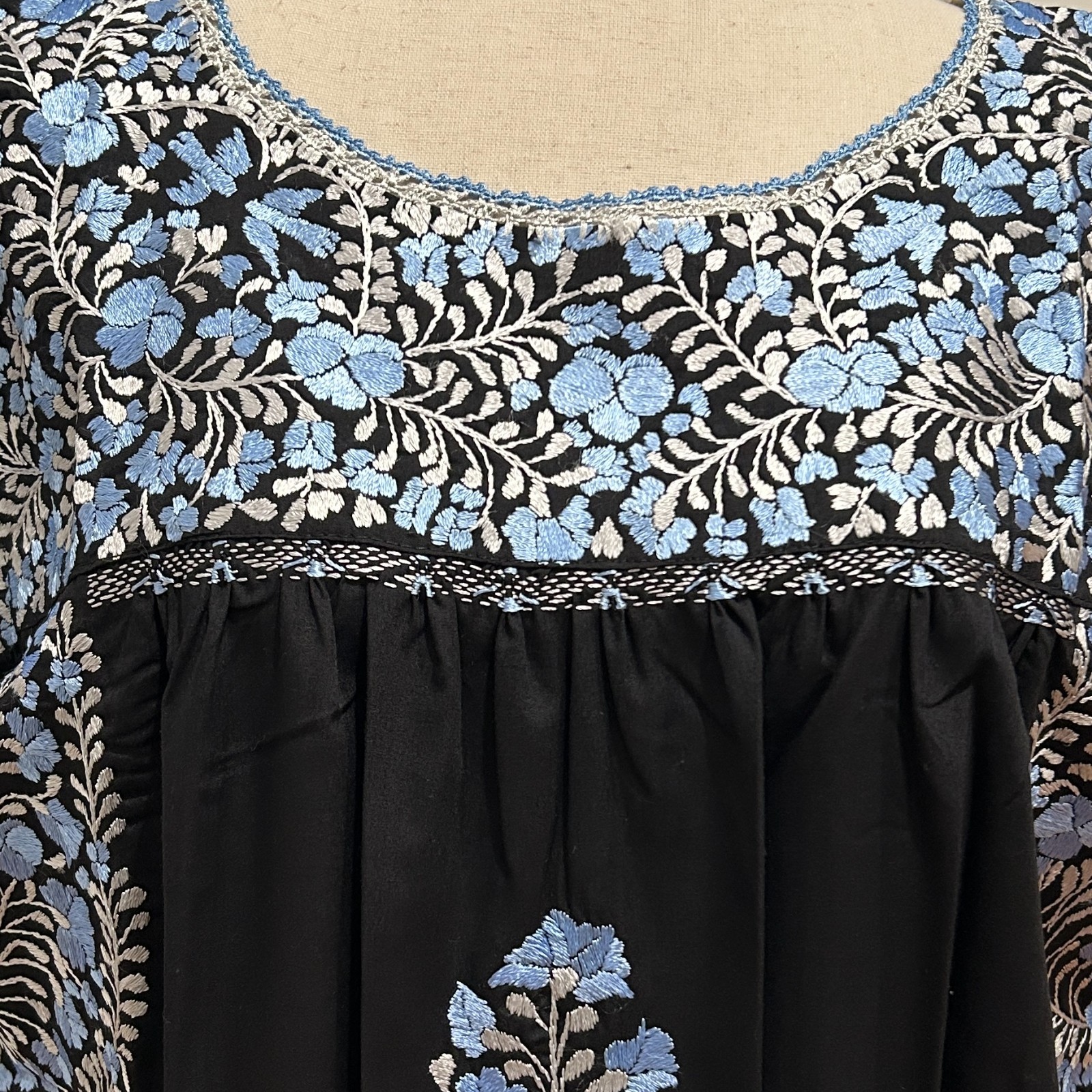 XL San Antonino Maxi Dress, Oaxaca Mexican dress. hand Embroidered. Silk Threads