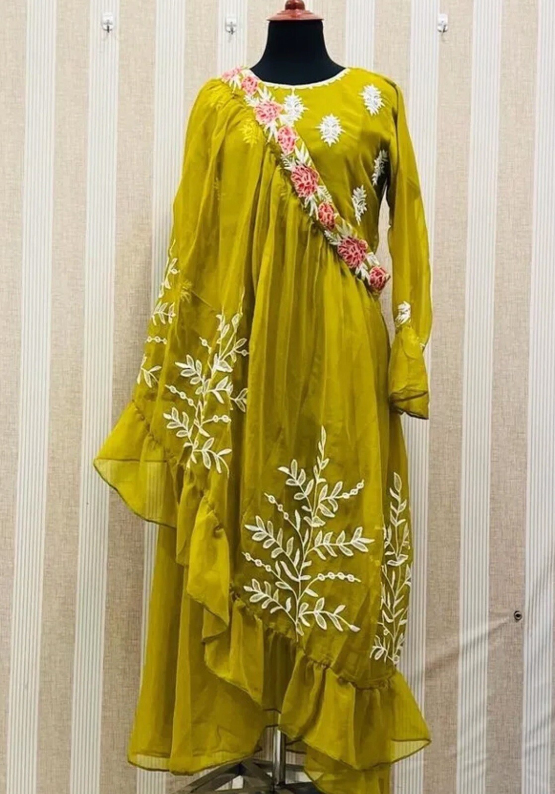 ETHNIC EMBROIDERED MAXI WITH CAPE LARGE 3pcs