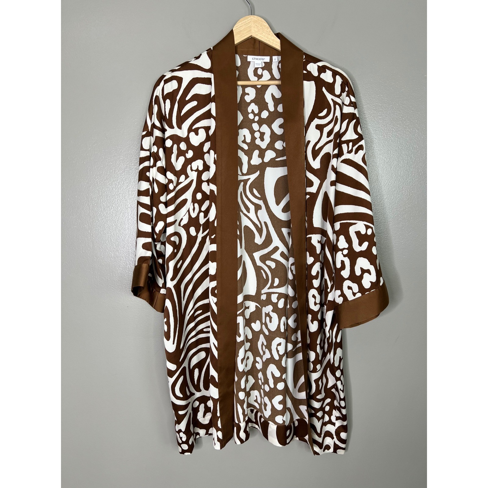Chico’s brown white kimono satin large XL travel artsy resortwear festival