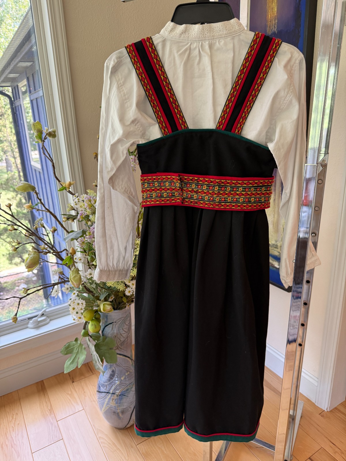 Girl`s EU140 8-11 yrs. NORWEGIAN FESTDRAKT BUNAD Telemark style Worn once Fine