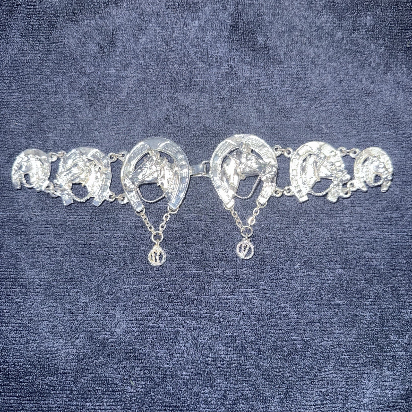 Mariachi Broches de Plata (diseño de caballo)