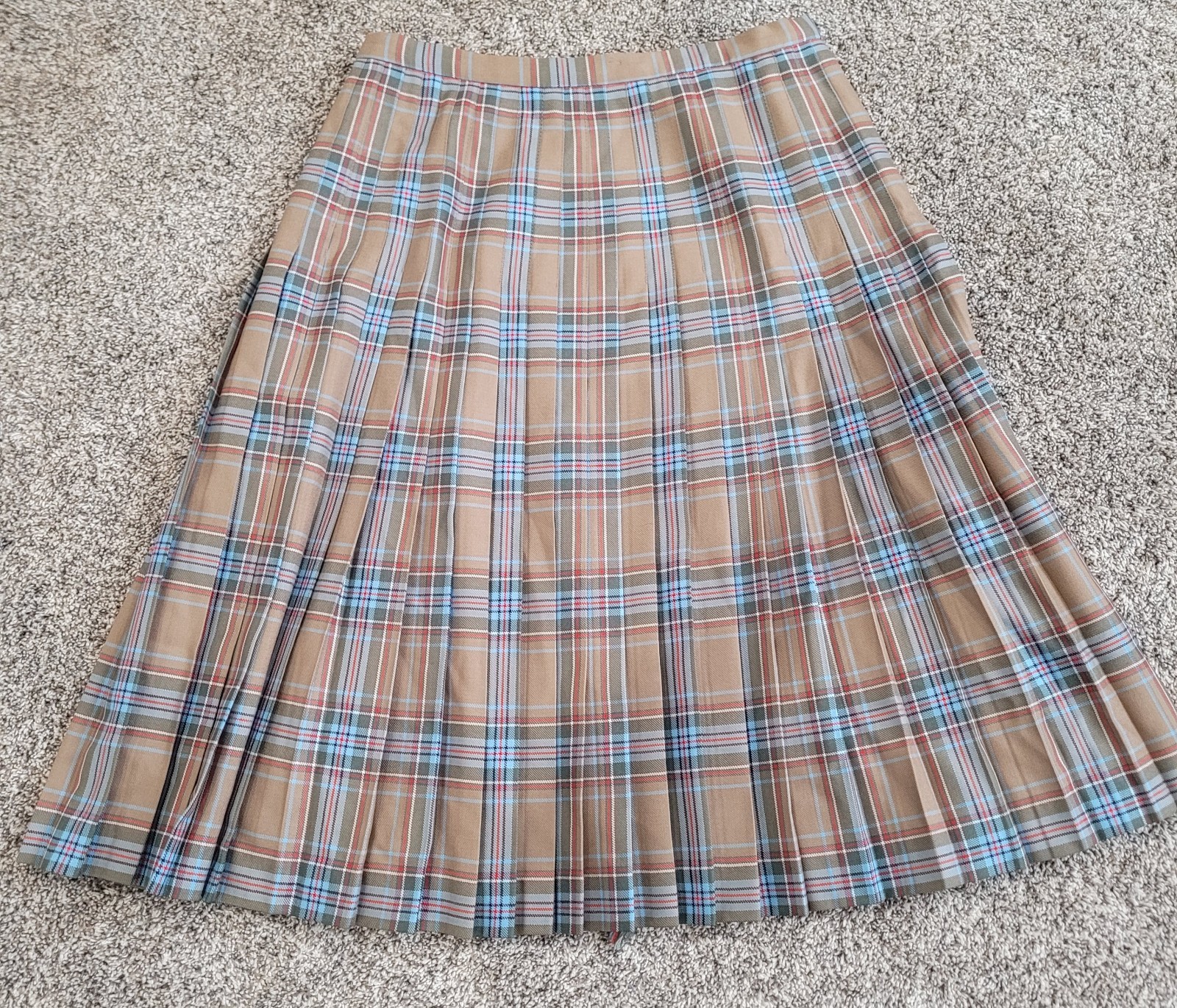 Women’s Kilt Highland Queen 18 Tan, Red, Light Blue Canada Made