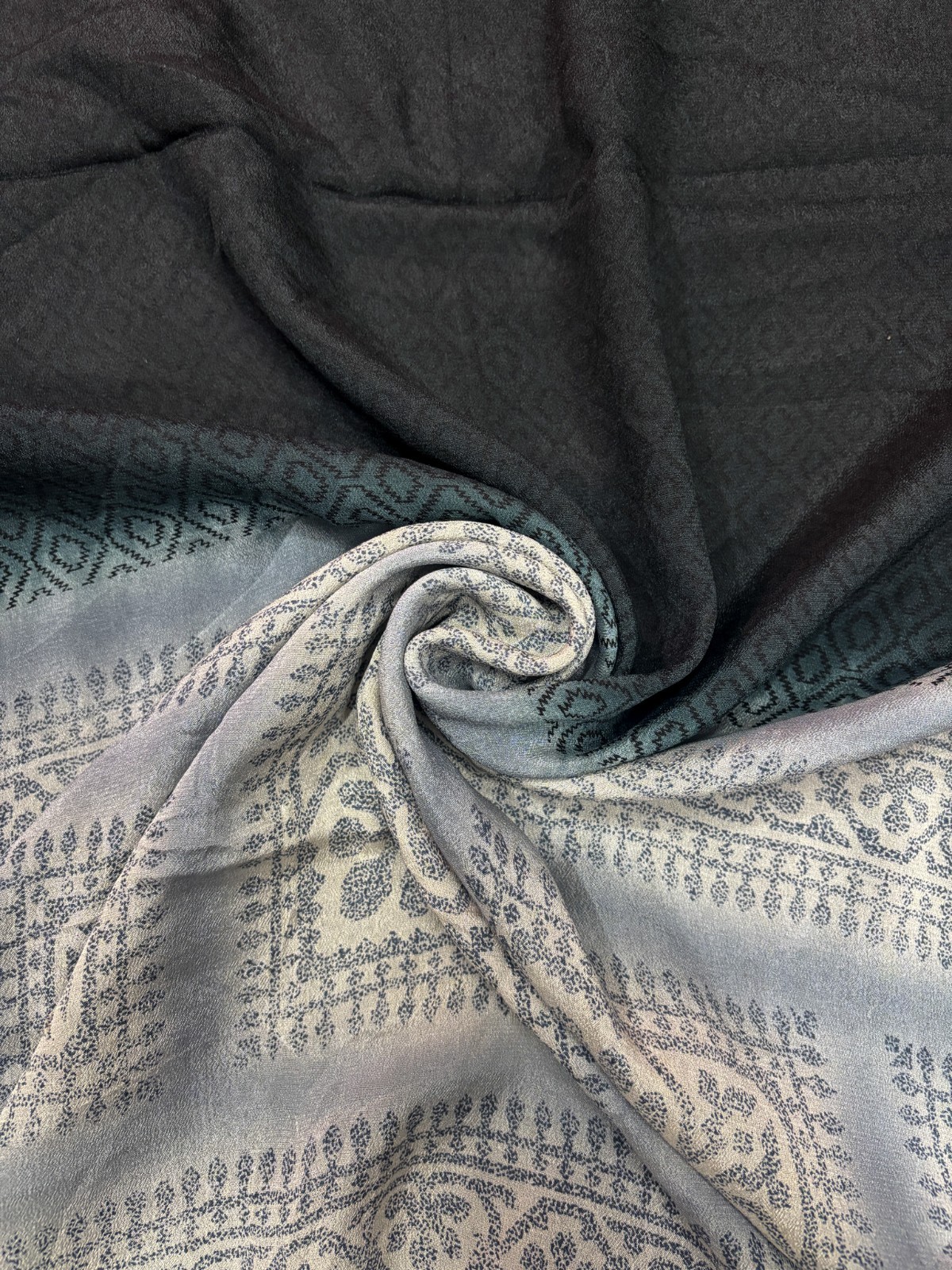 Vintage Chiffon Silk Saree, Lightweight Fabric for DIY & Sewing CS1157