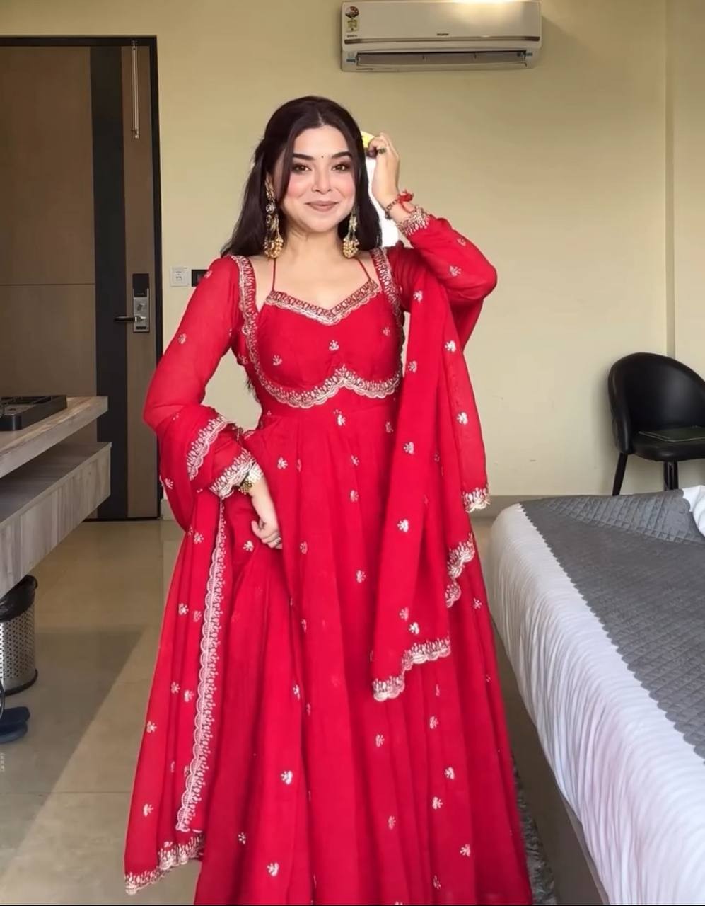 Fashionable Heavy Faux Georgette Gown Bottom With Red Dupatta For Women Wear
