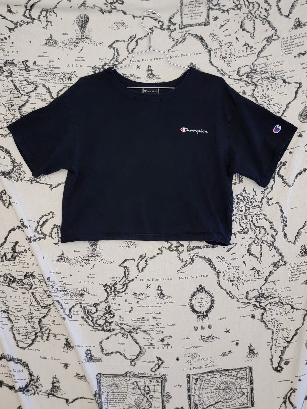 Champion Cropped T-Shirt Women’s Medium Black Short Sleeve Embroidered Logo