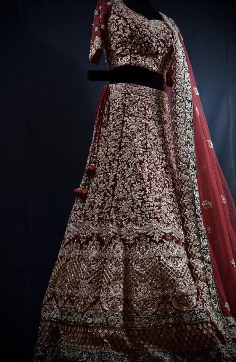 Maroon red bridal lehnga heavy hand embroidered brand new size S indian Wedding