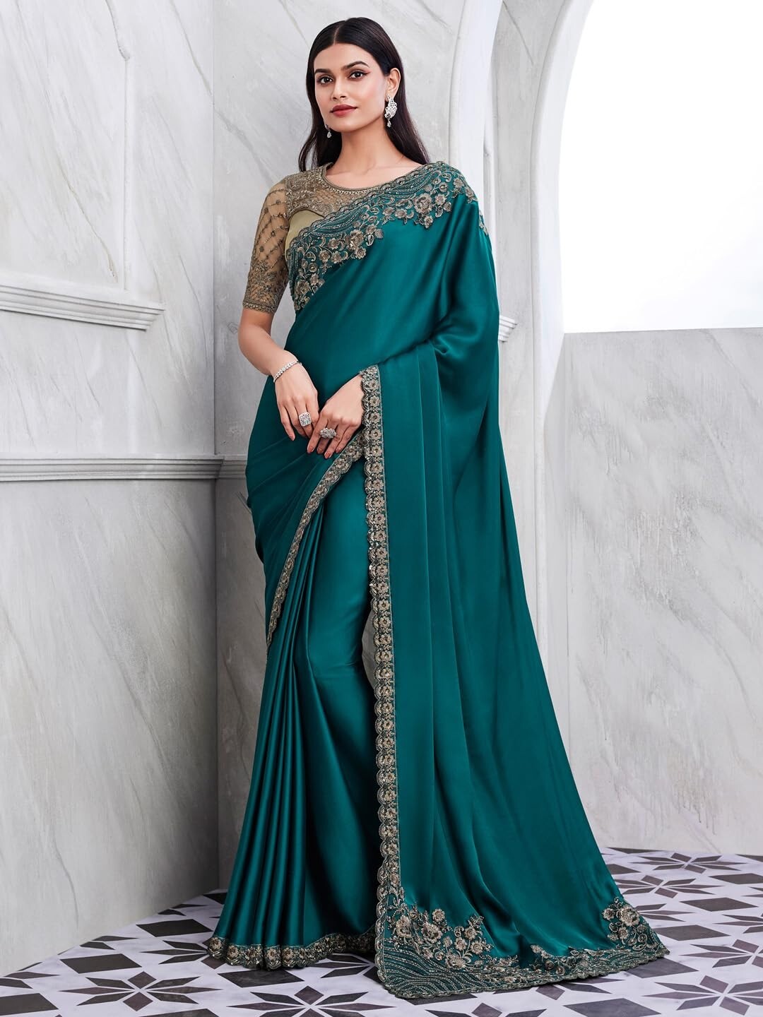 Women’s Chiffon Embellished Saree With Unstitched Blouse Piece
