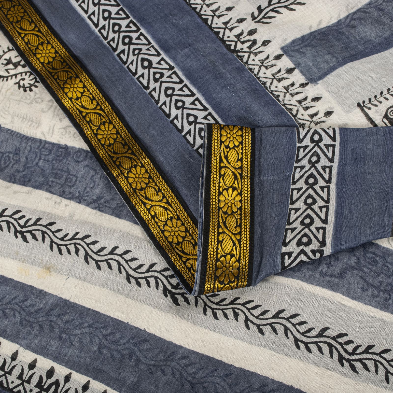 Sanskriti Vintage Saree White-Gray Pure Cotton Hand Block Printed Sari 5Ydfabric