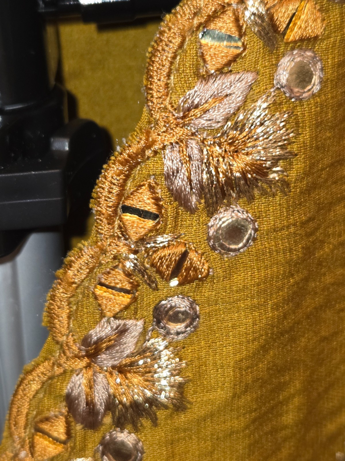 Kurta Straight Mustard Yellow with Flower Embroidery Size Womens Large Large