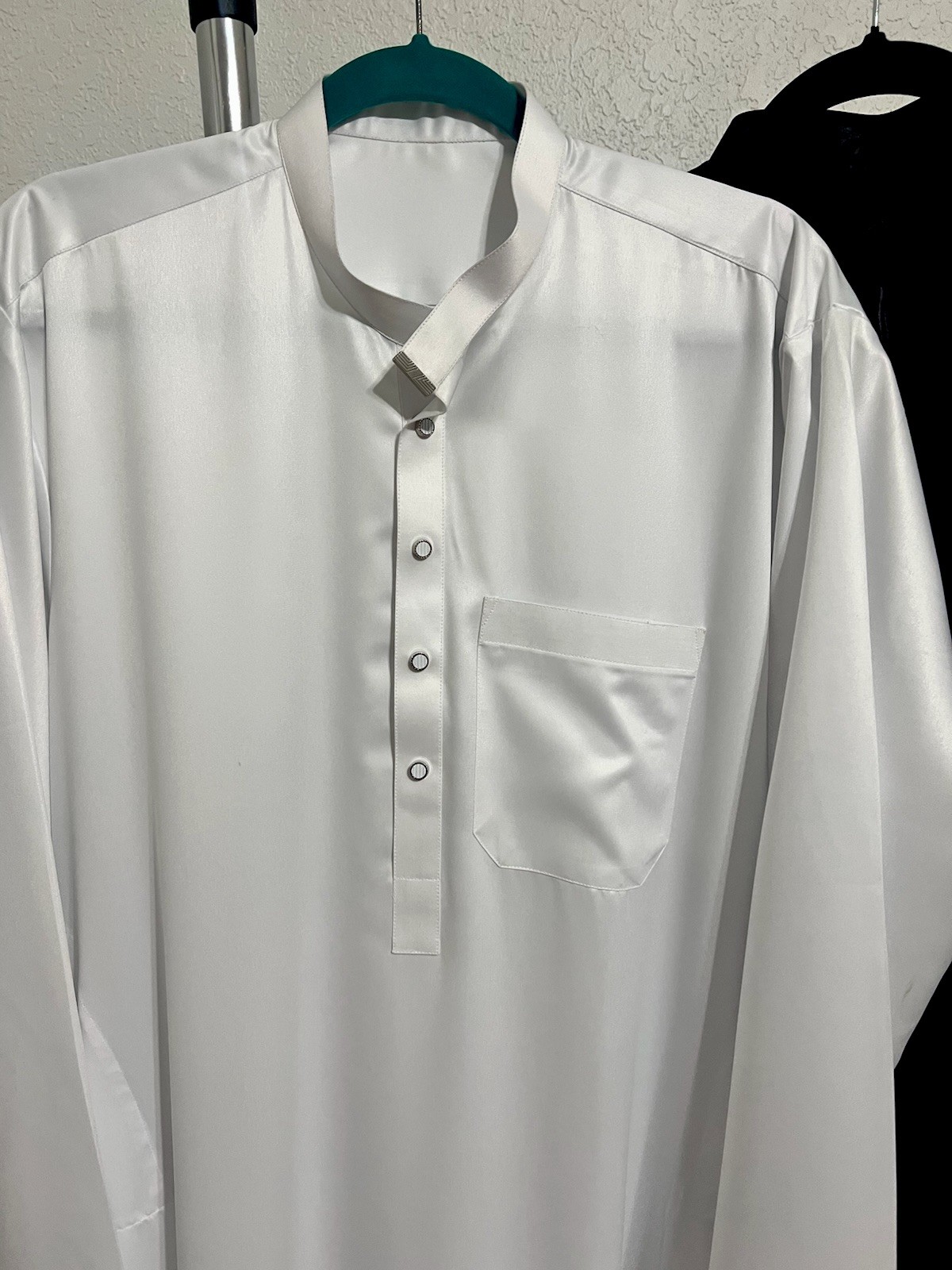 Men’s Thobe/Jubba Satin-Feel Polyester Band Collar Set