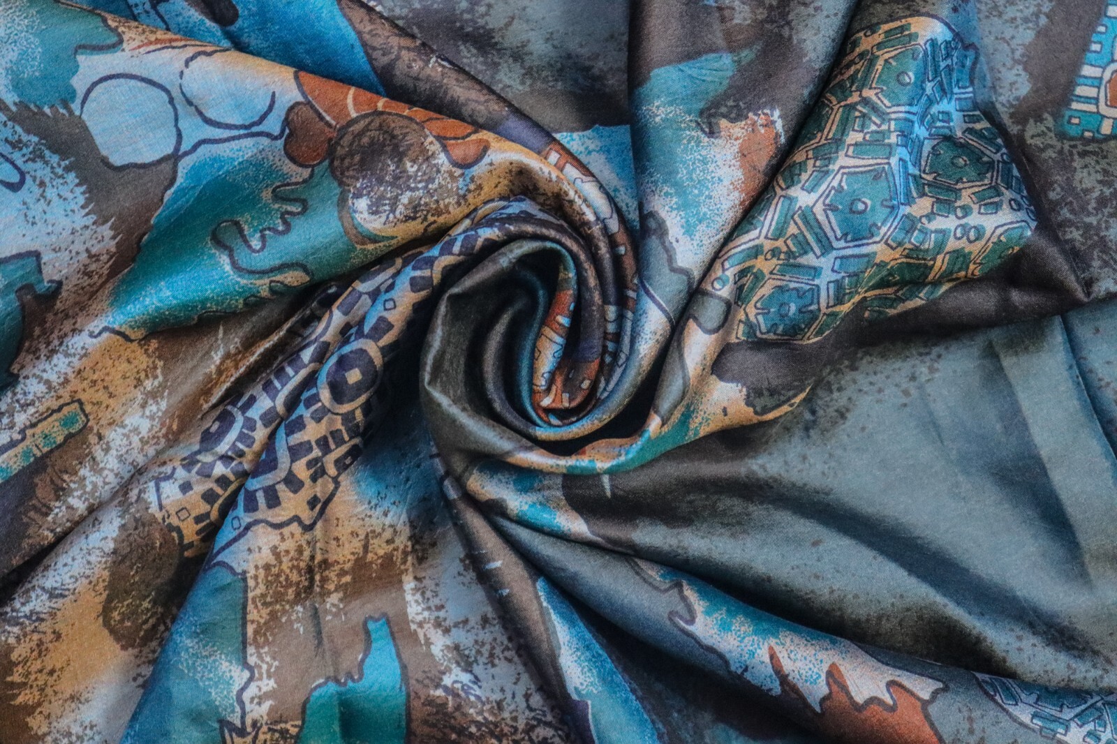 Printed Fabric, Suitable for Sewing Projects, Soft Wrap, Lampshade Making SS1349