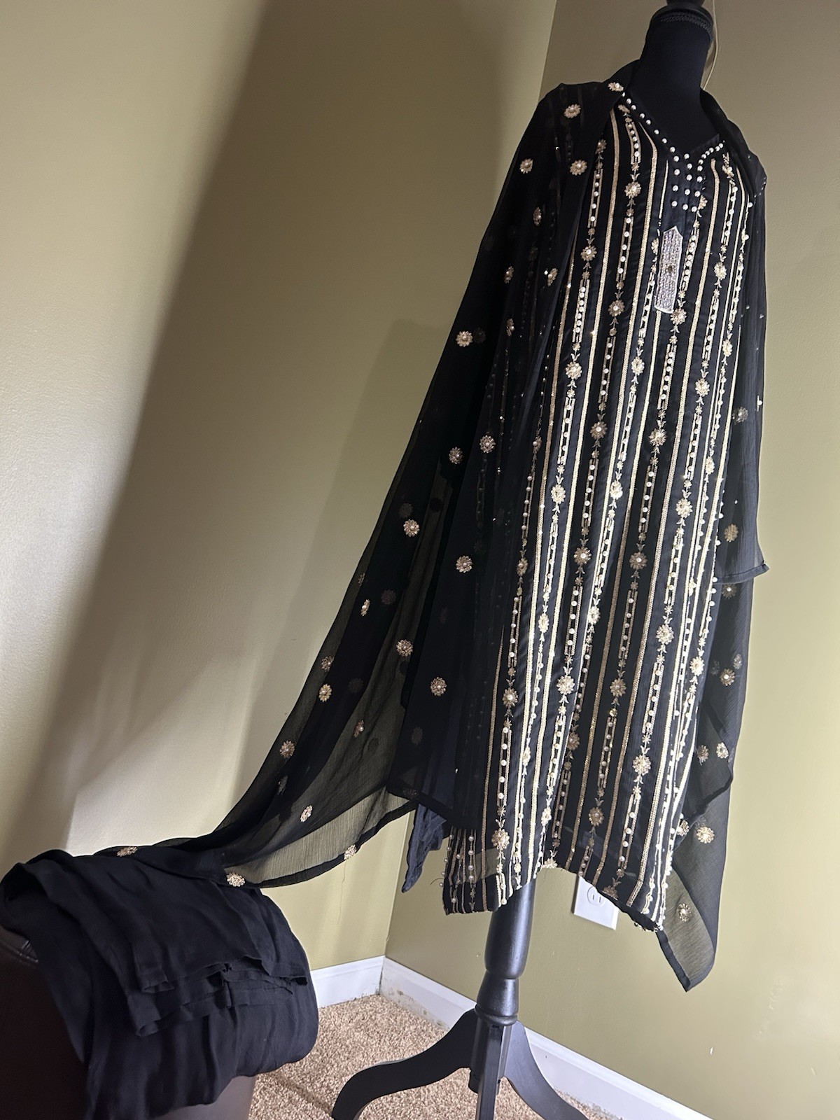Pearl Work Embroidery Work High Quality Chiffon Pakistani Shalwar Kameez Dupata