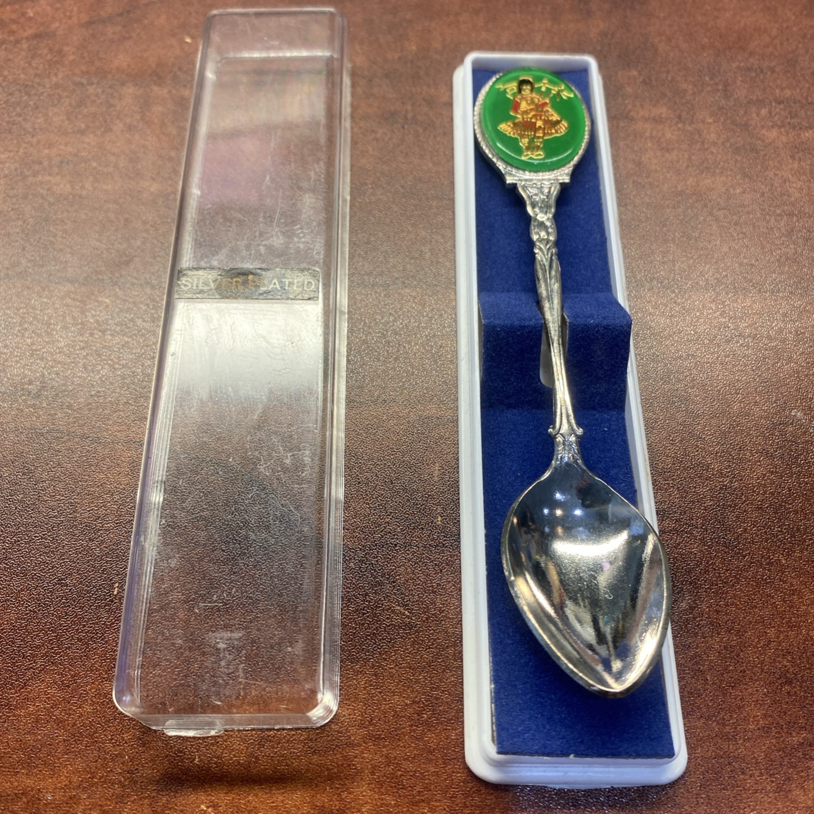 Man in Kilt w/ Bagpipes Vtg Souvenir Collector Spoon 4.5″ Silver Plated