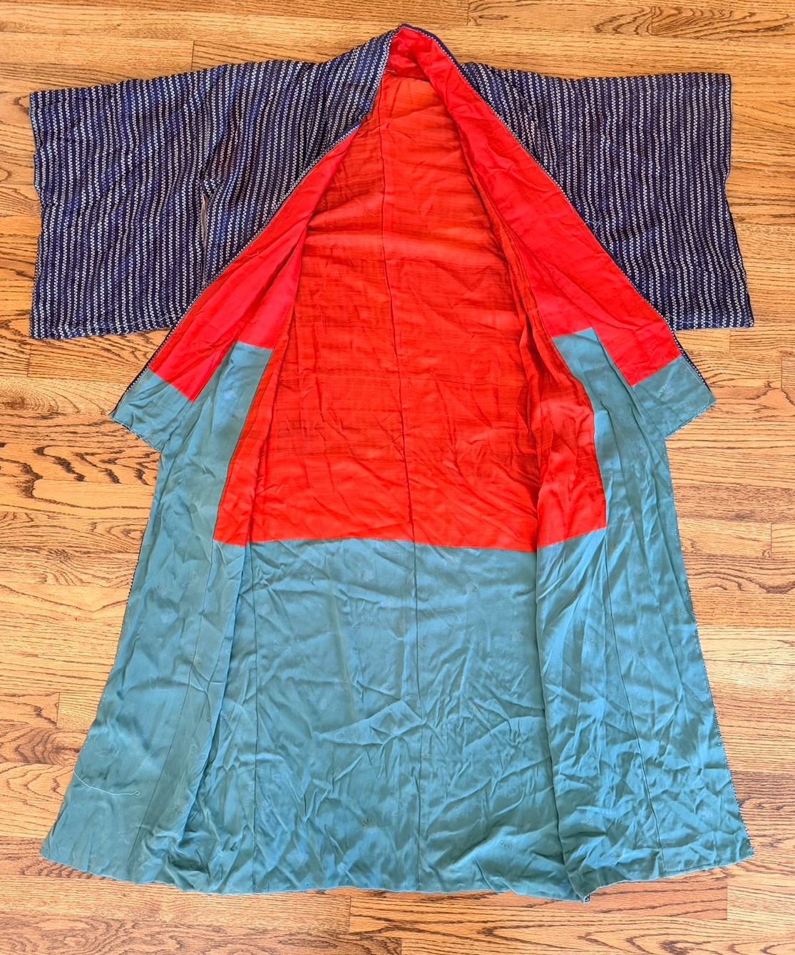 Authentic Vintage Handmade Silk blend Japanese Kimono from Mid Century