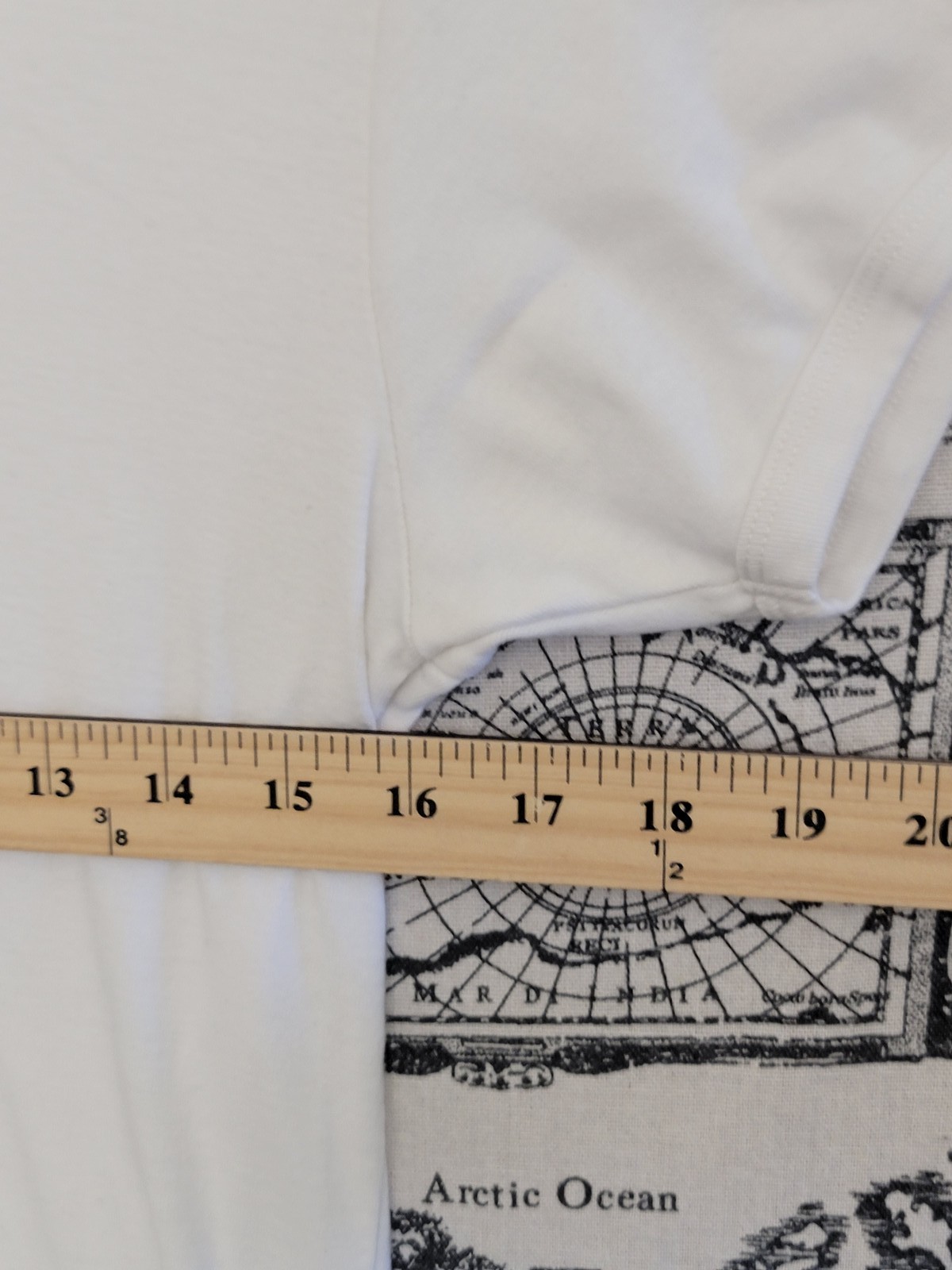 Chicks Studio White 100% Cotton T-Shirt Women’s Size L Short Sleeve Crew Neck