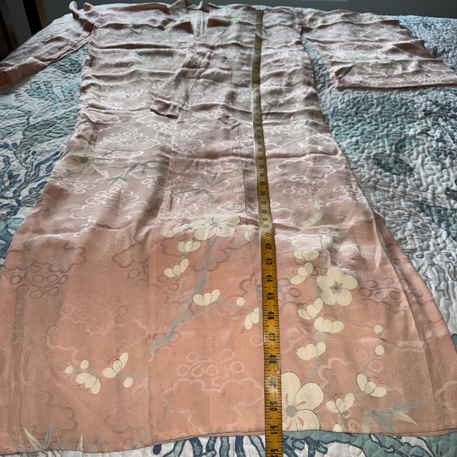 VINTAGE Kimono / Yukata SILK, peach floral design, lightweight ROBE