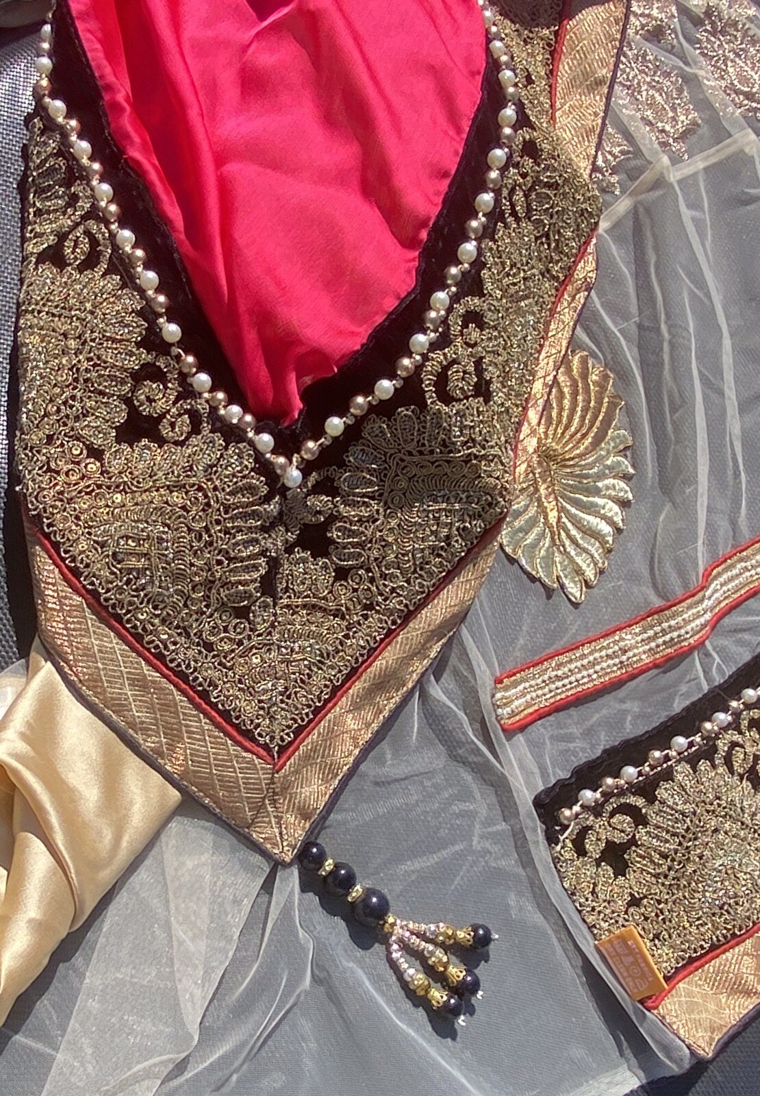 MOH-MANTHAN MAHOTSAV OPALS RHINESTONE Bridal Wedding Red Saree Sari Gold Sequin
