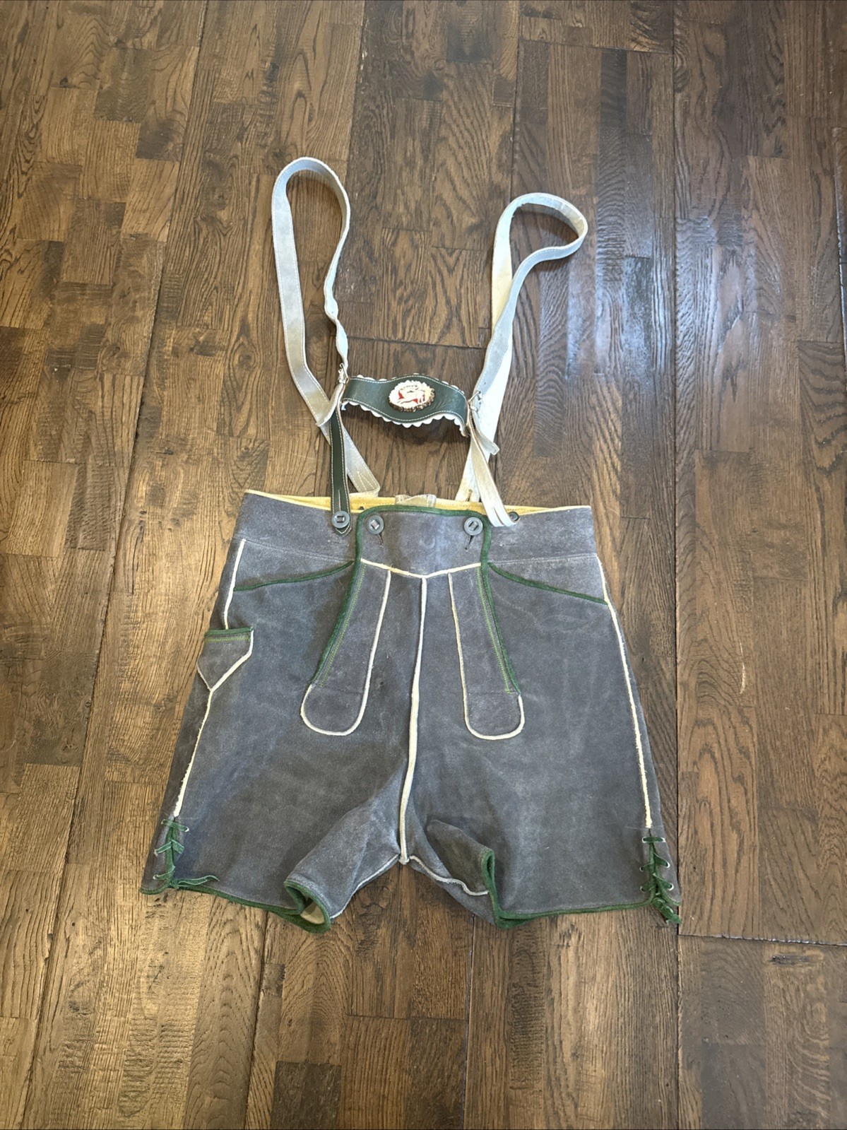 Men’s Vintage Lederhosen Gray Leather Green Accents w/ Suspenders Bavarian 33 EU