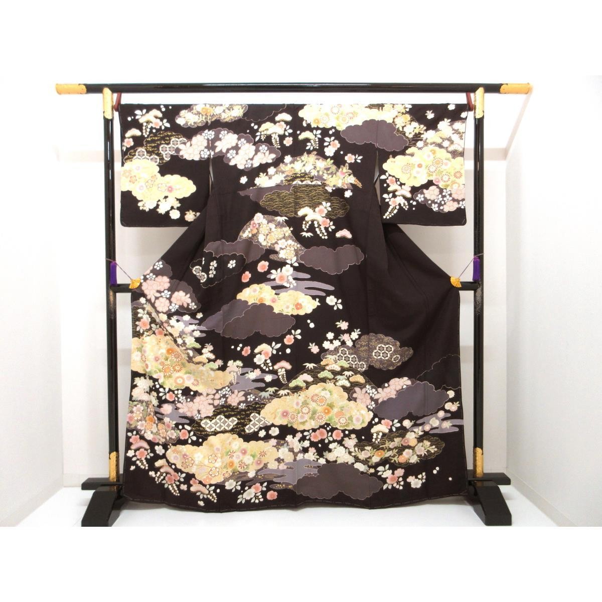Authentic [Unused] JAPANESE KIMONO with Yuzen dyeing and gold leaf processin…