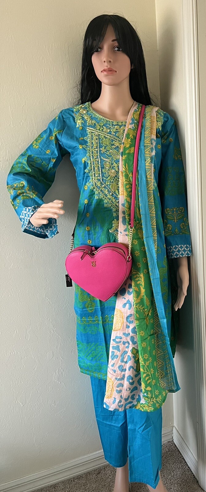 NEW Sana Safinaz pakistan embroidered salwar kameez in size M-38 3pc pick yours.
