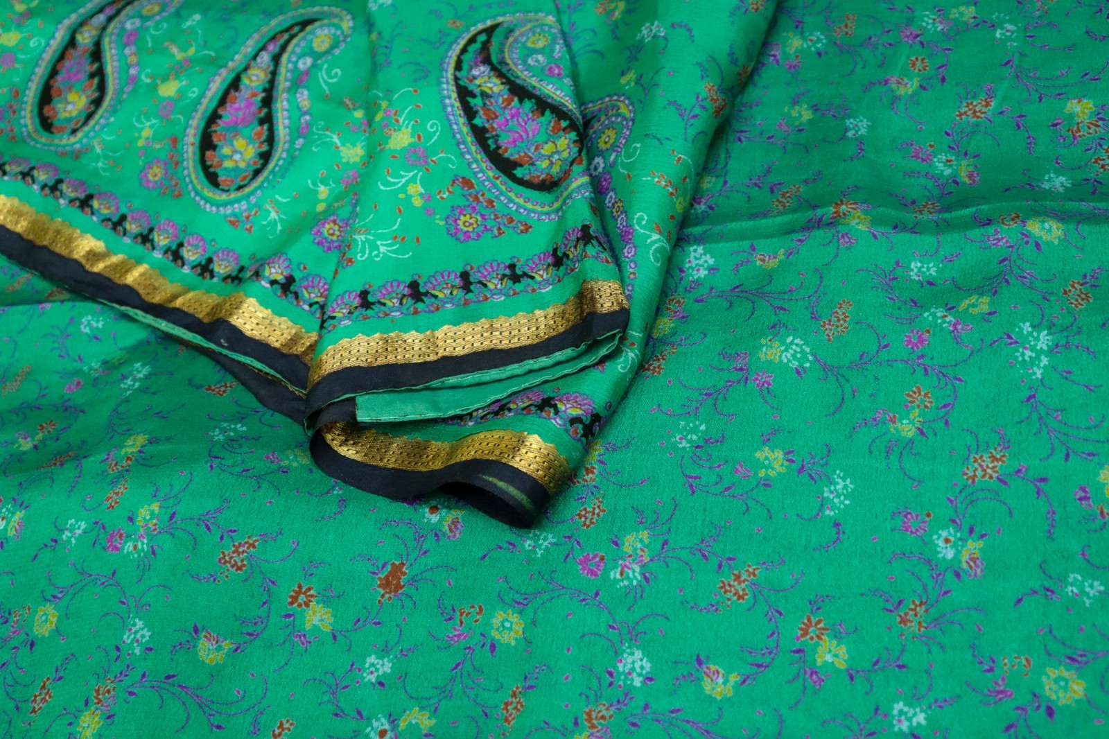 Vintage Chiffon Silk Saree, Lightweight Fabric for DIY & Sewing CS1240