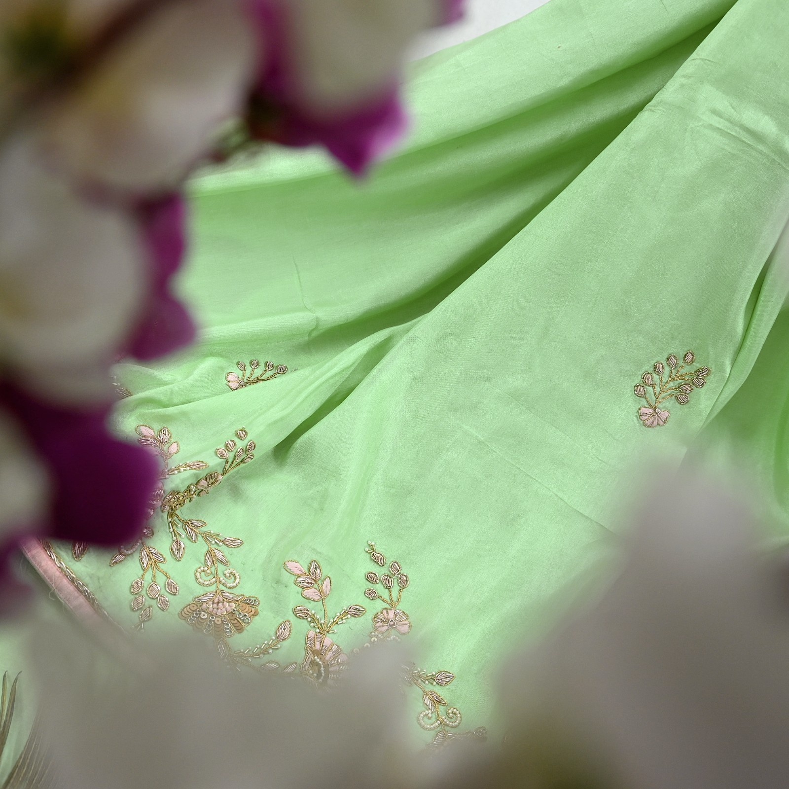Pre-owned Sari Green Pure Chanderi Silk Hand Embroidered Anamika Khanna saree