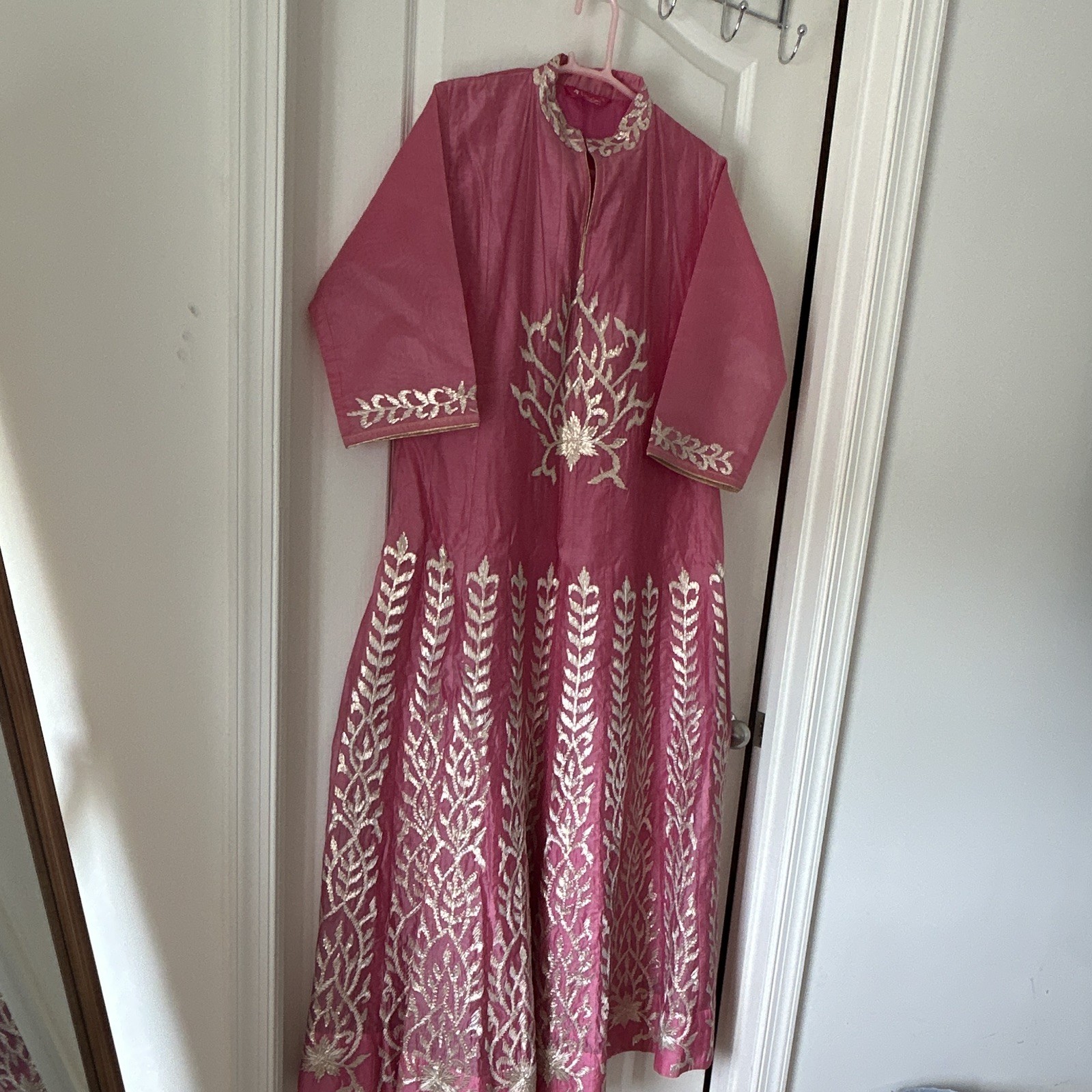 Miblei Women’s Pink Silk Satin Embroidered Kurta Tunic Salwar Kameez M