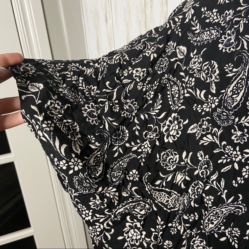 FOREVER 21 Paisley Back White Kimono Small