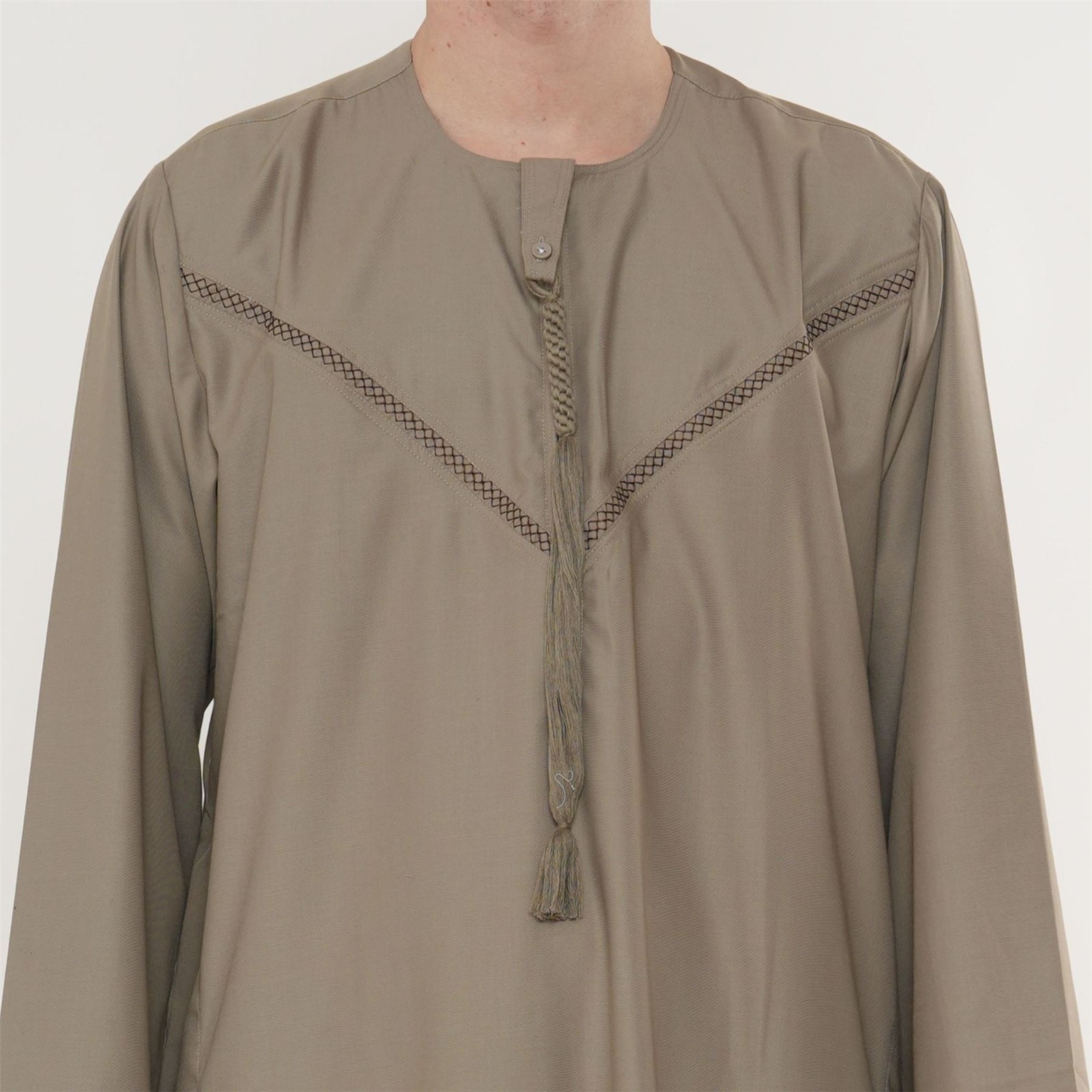 Men Beige Thobe Emirati Omani Jubba Islamic Embroidery Muslim Eid String Tassel