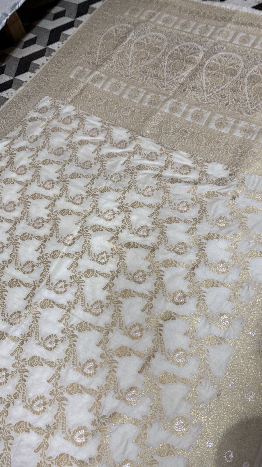 Ivory Gold Zari Banarasi Dola Silk Saree | Floral Woven Indian Wedding Party Wea