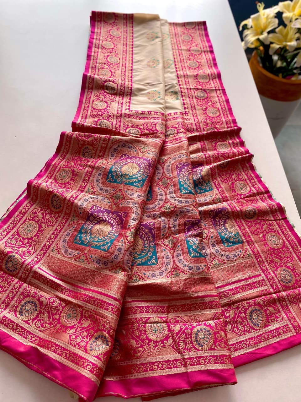 Premium Banarasi Saree Weaving Designer Rich Pallu Contrast Blouse Wedding Wear