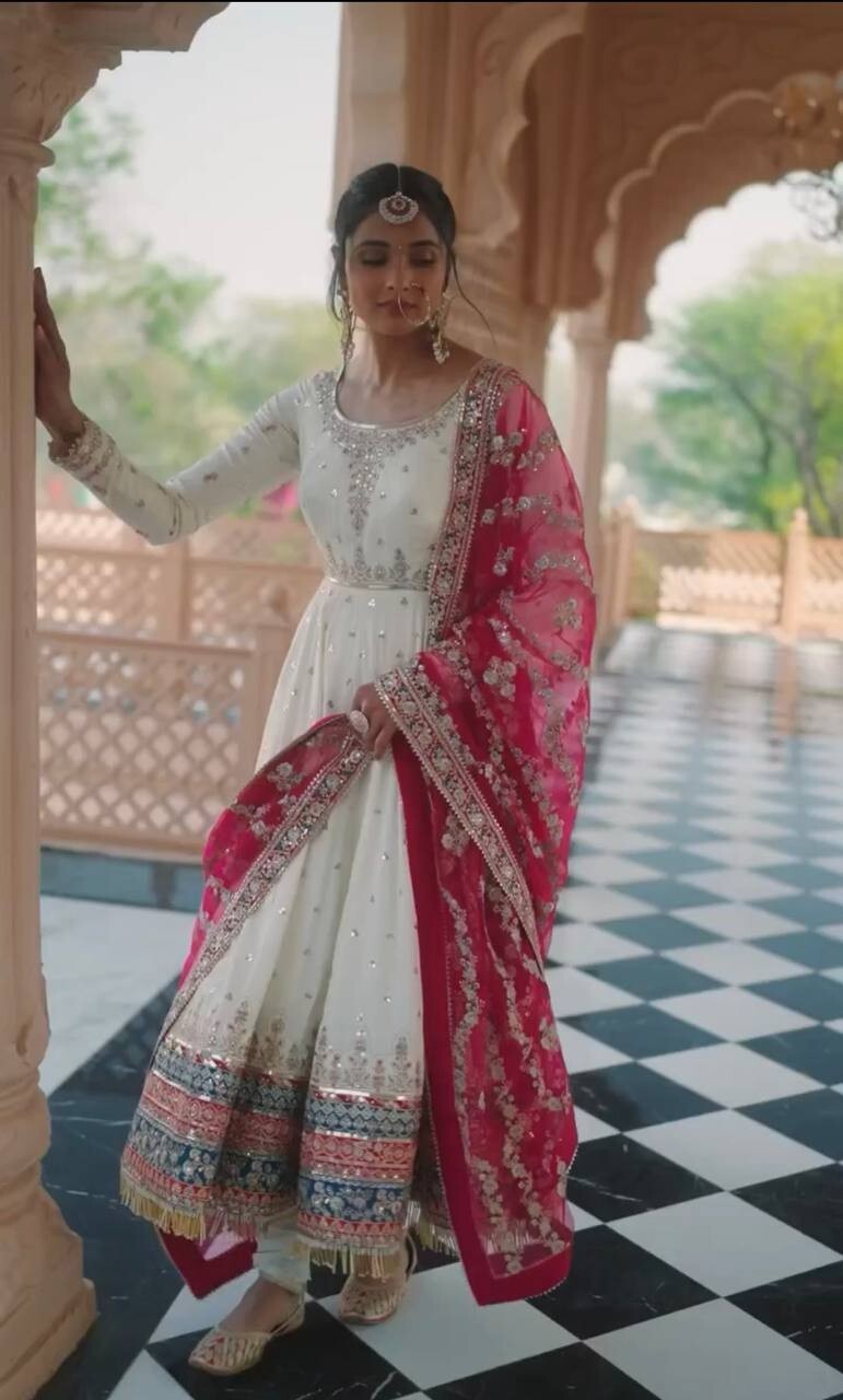 Launching New Festivals & Party Wear Look Georgette Anarkali Gown With Dupatta