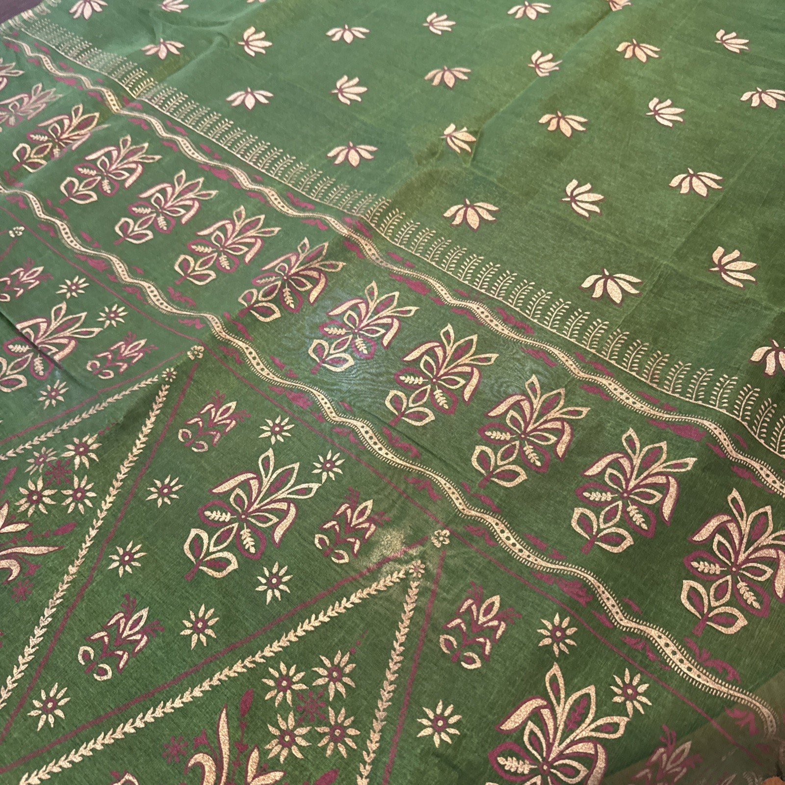 Vintage Sarees Green Gold Crepe Printed Sari 6.5 Yd x 42 Craft Fabric