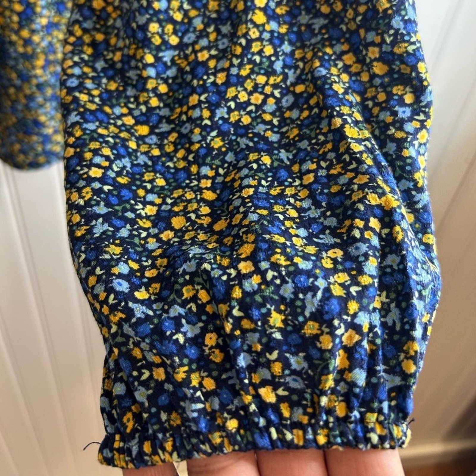 Croft & Barrow women Blue and Yellow Floral Top long sleeeve.