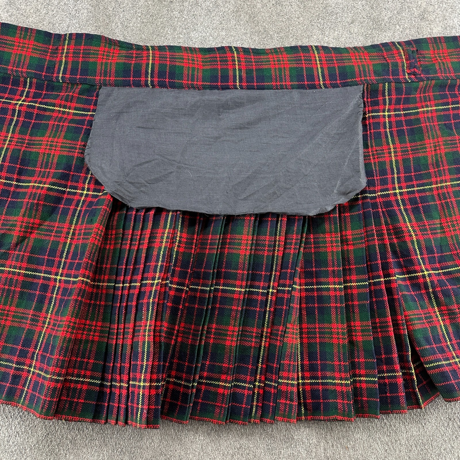 VINTAGE Macdonald Utility Kilt 46 Red Black Tartan Plaid Pleated Wool 90s