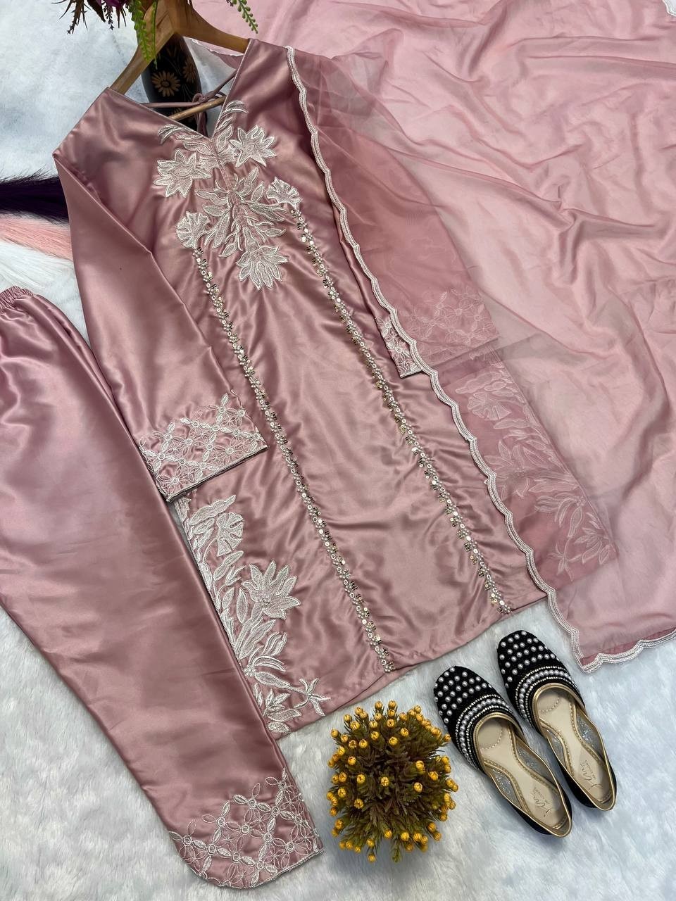 Classic Look Heavy Natural Crepe Salwar Kameez With Dusty Pink Dupatta For Women