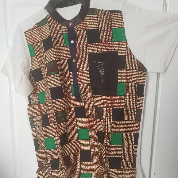 African Print Shirt Men’s Large Black & White Pullover Short Sleeve Crew Neck