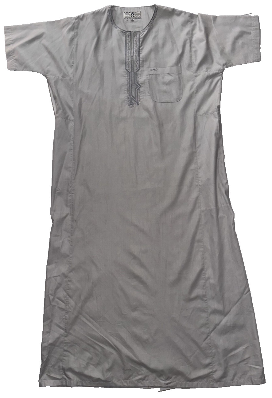 Summer Thobe Men’s 58 Cool Grey Embroidered Short Sleeve Collarless Pockets