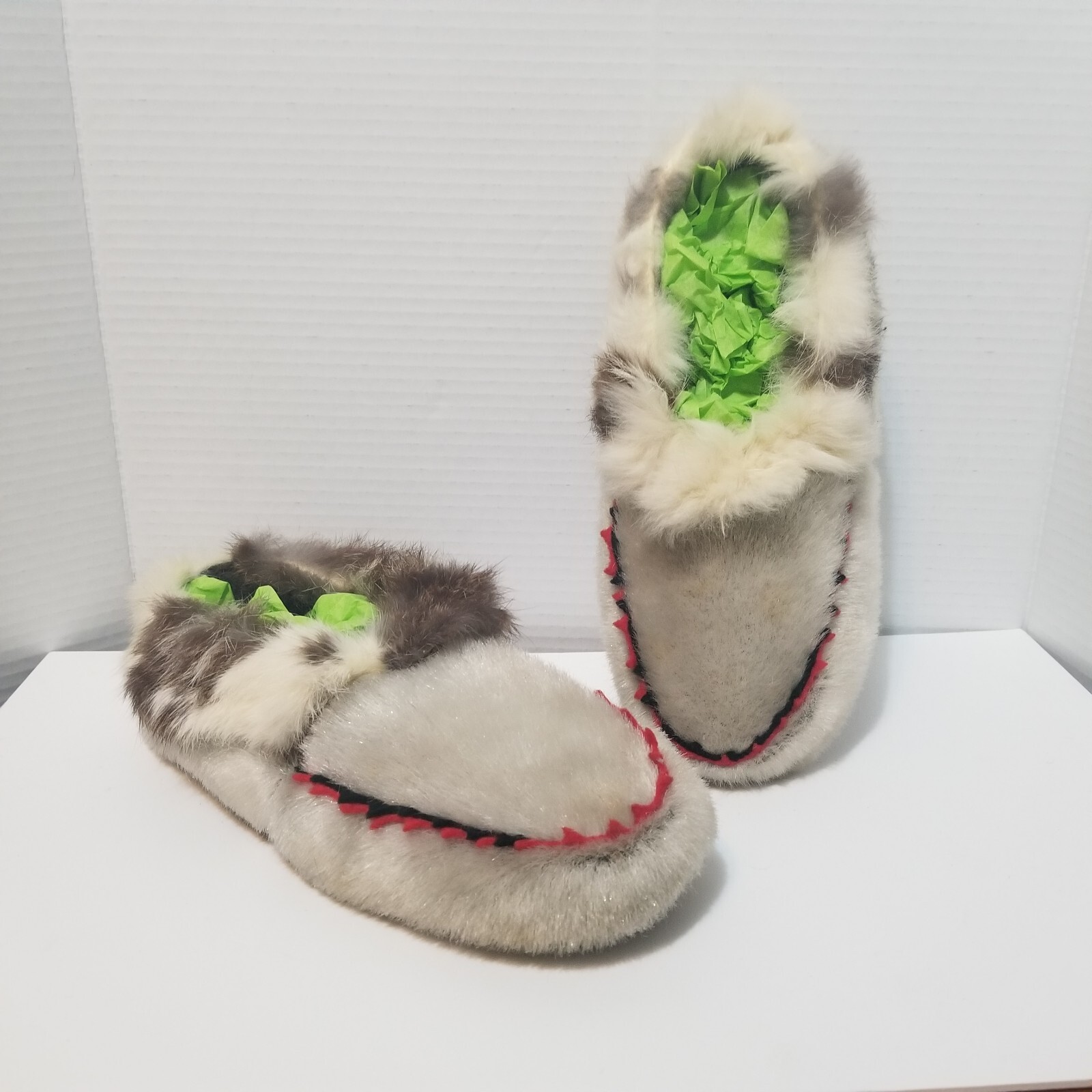 Vintage Native American Fur Slippers Moccasins M