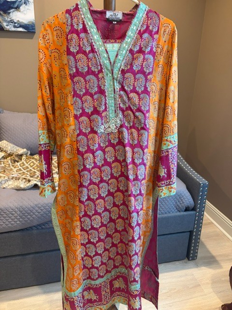 PAKISTANI 3 PC OUTFIT ONE OF A KIND MEDIUM TO LARGE SIZE