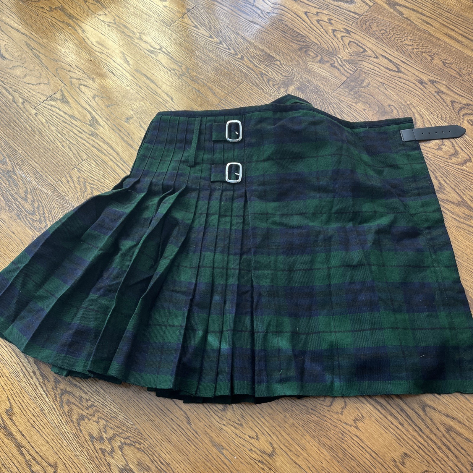 Black Watch Tartan Kilt Pleated Scottish Kilt Size 34 100% Acrylic Wool 8 Yards
