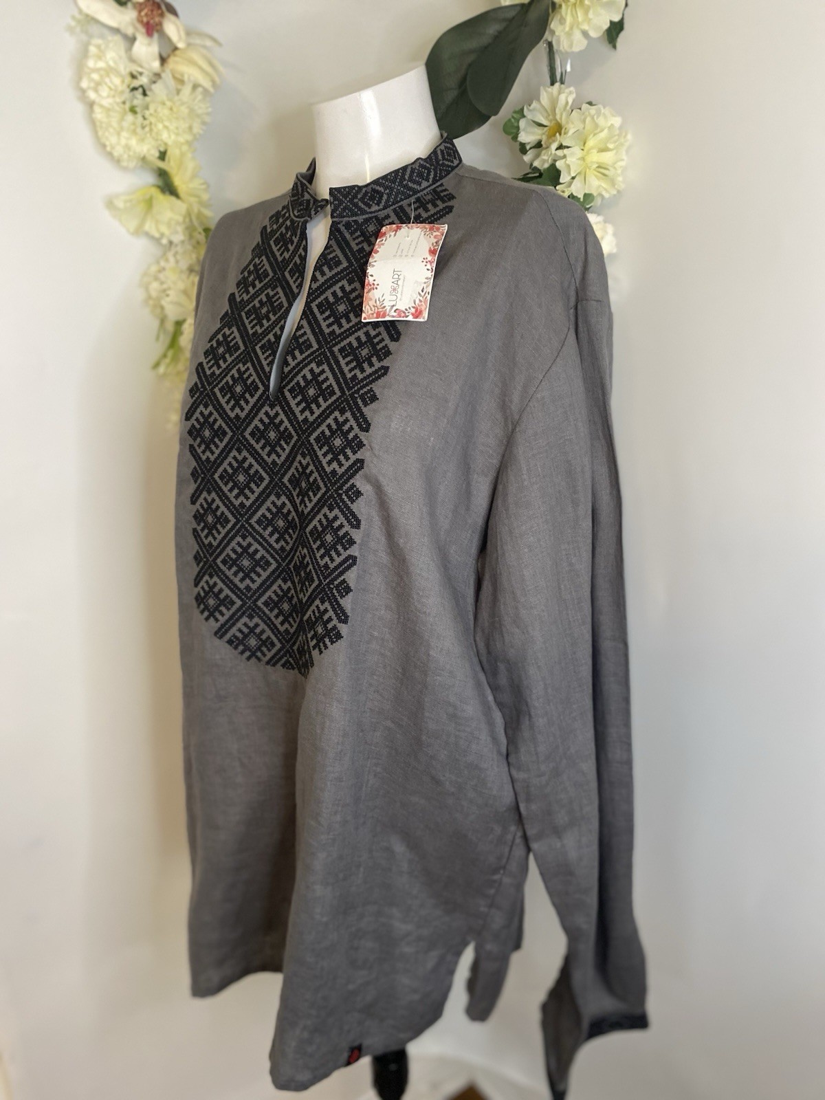 Vyshyvanka Men Women Ukrainian Embroidery Embroidered Tunic 17.5 Gray Linen NWT