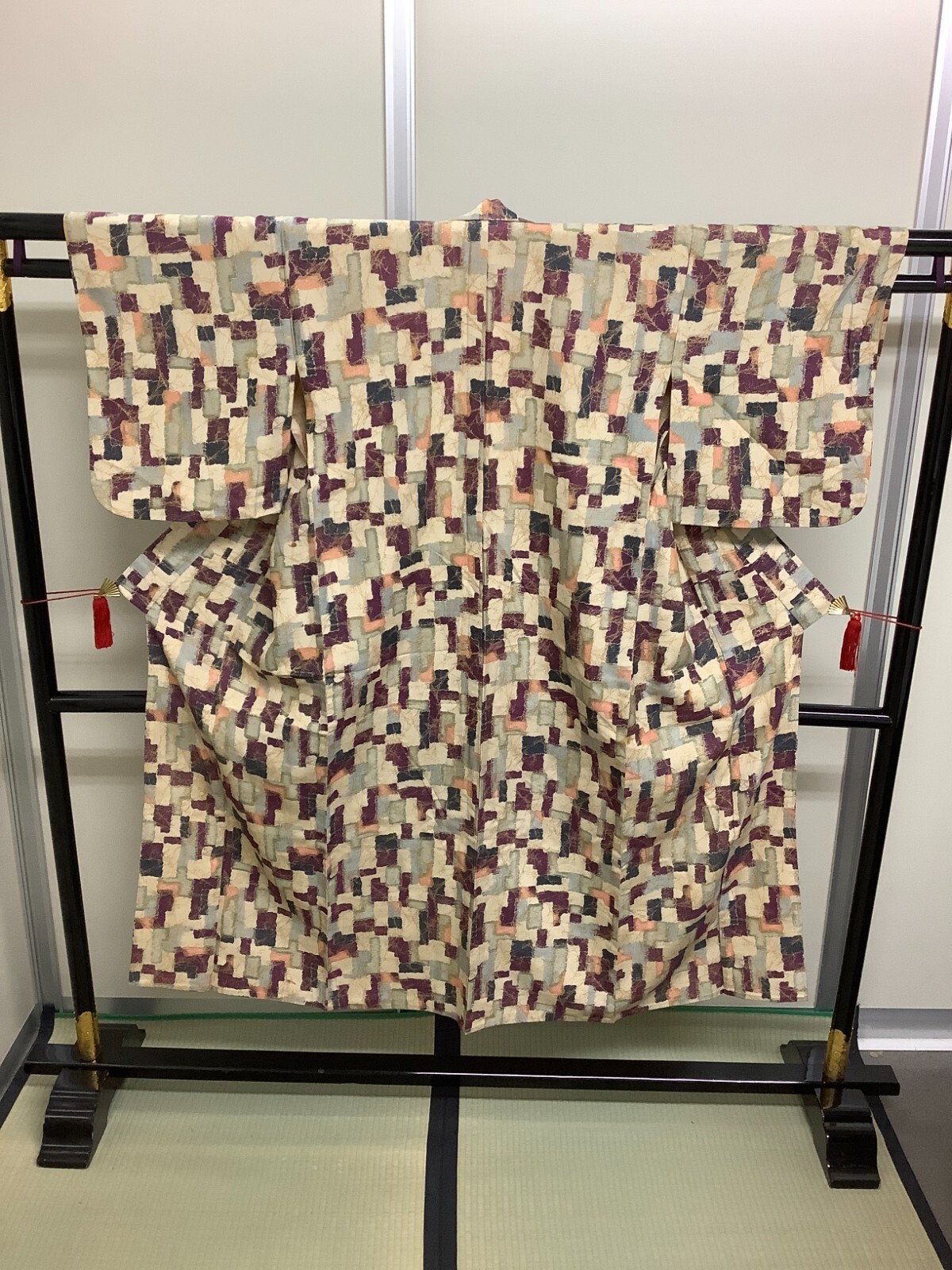 Japanese Vintage Kimono pure silk beige gold expensive dirt Height 57.48inch