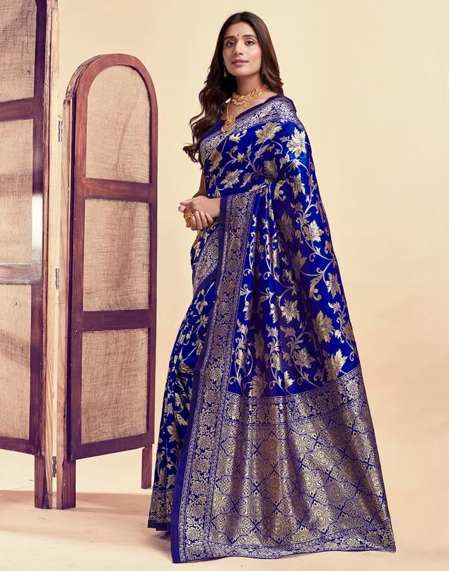 Women’s Silk Jacquard Saree With Unstitched Blouse Piece