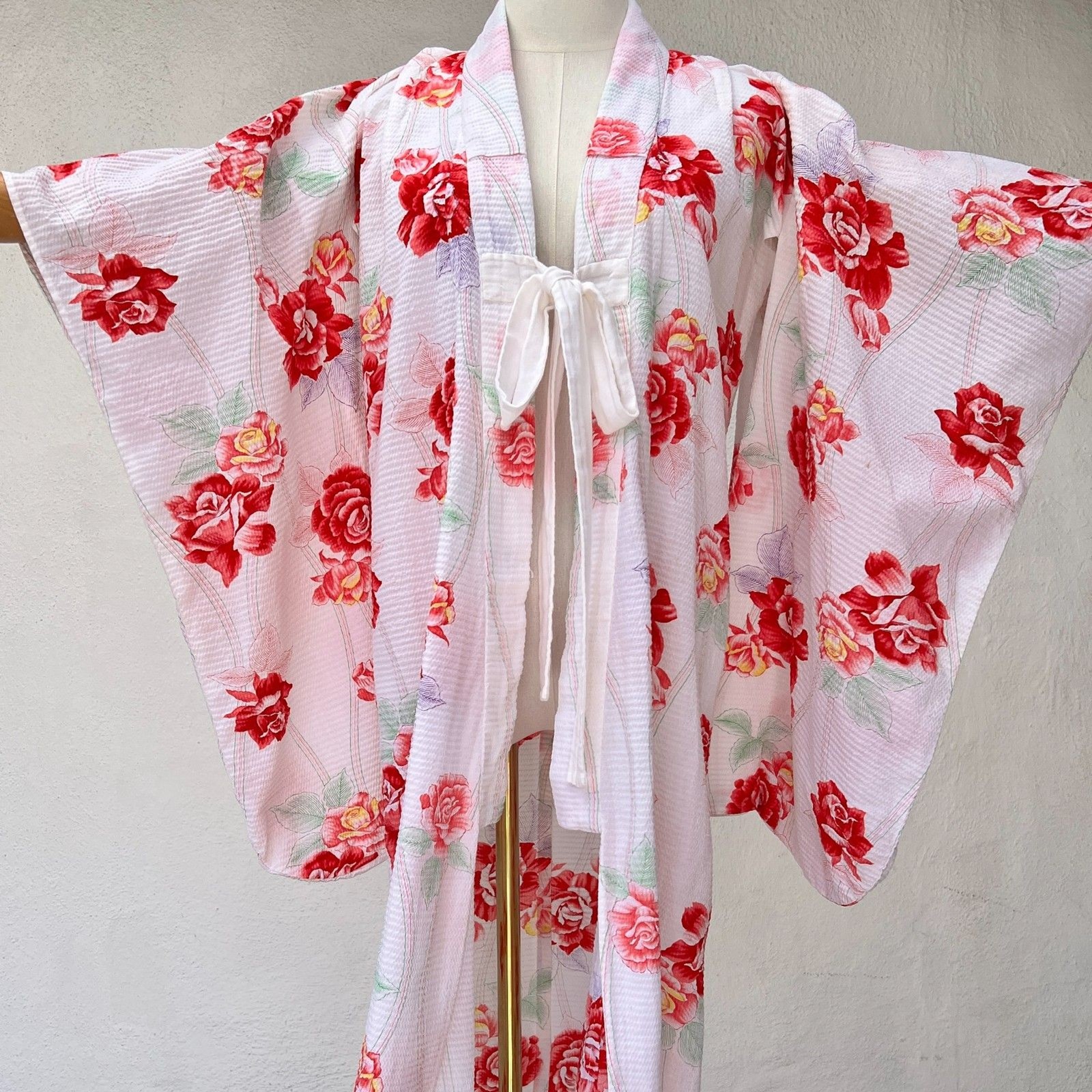 Vintage Japanese Yukata Summer Kimono Robe Pink Roses on White Cotton Seersucker