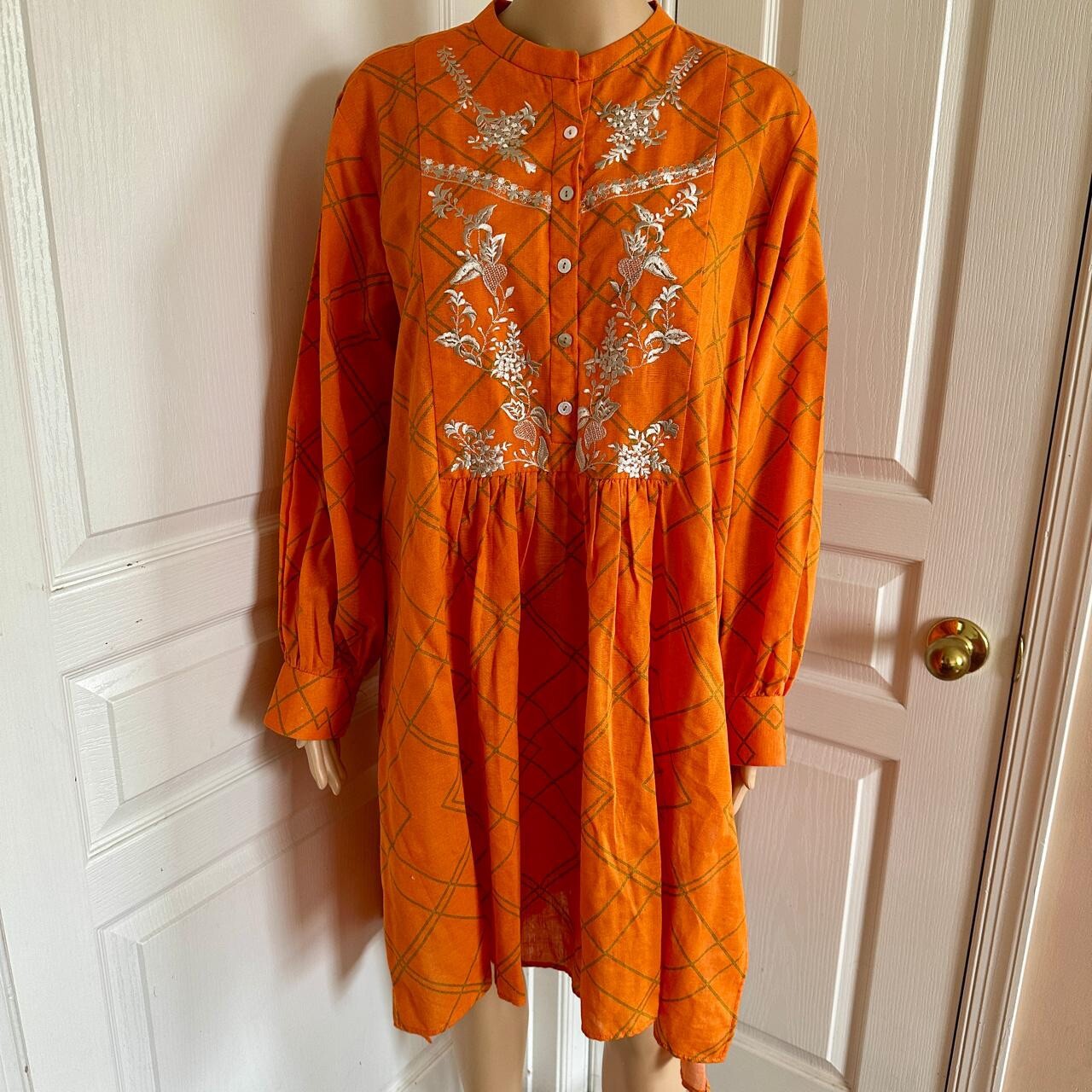Nishat Linen Pret Kurta Kameez Orange Kaddar Embroidered High Low Buttons Size L