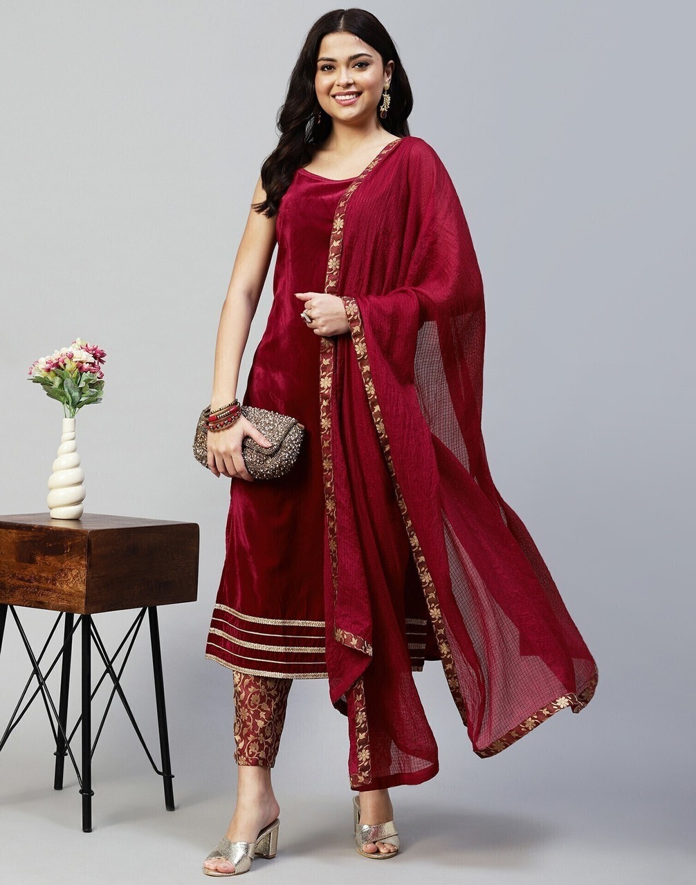 Women Velvet Kurta Pant Dupatta Set