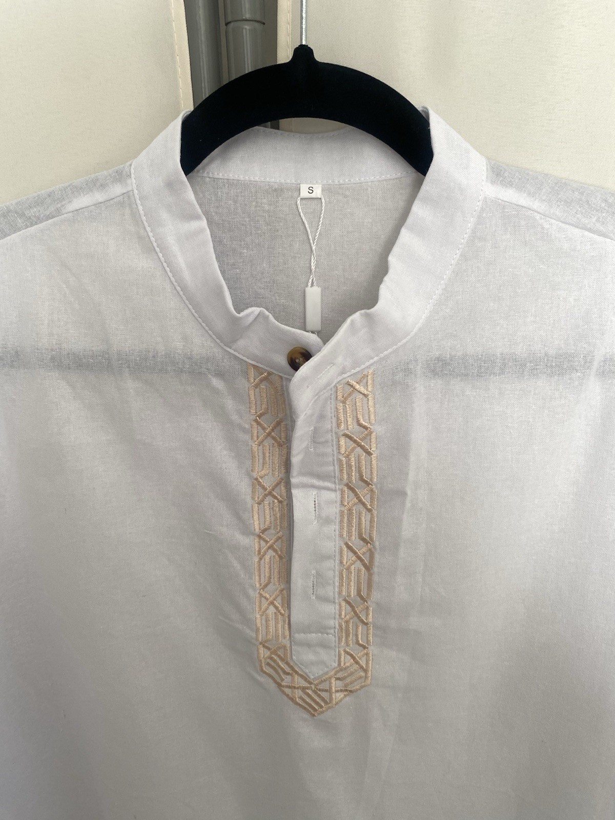 Men’s White Embroidered Thobe Abaya Kaftan Islamic Eid Robe Size S NWT