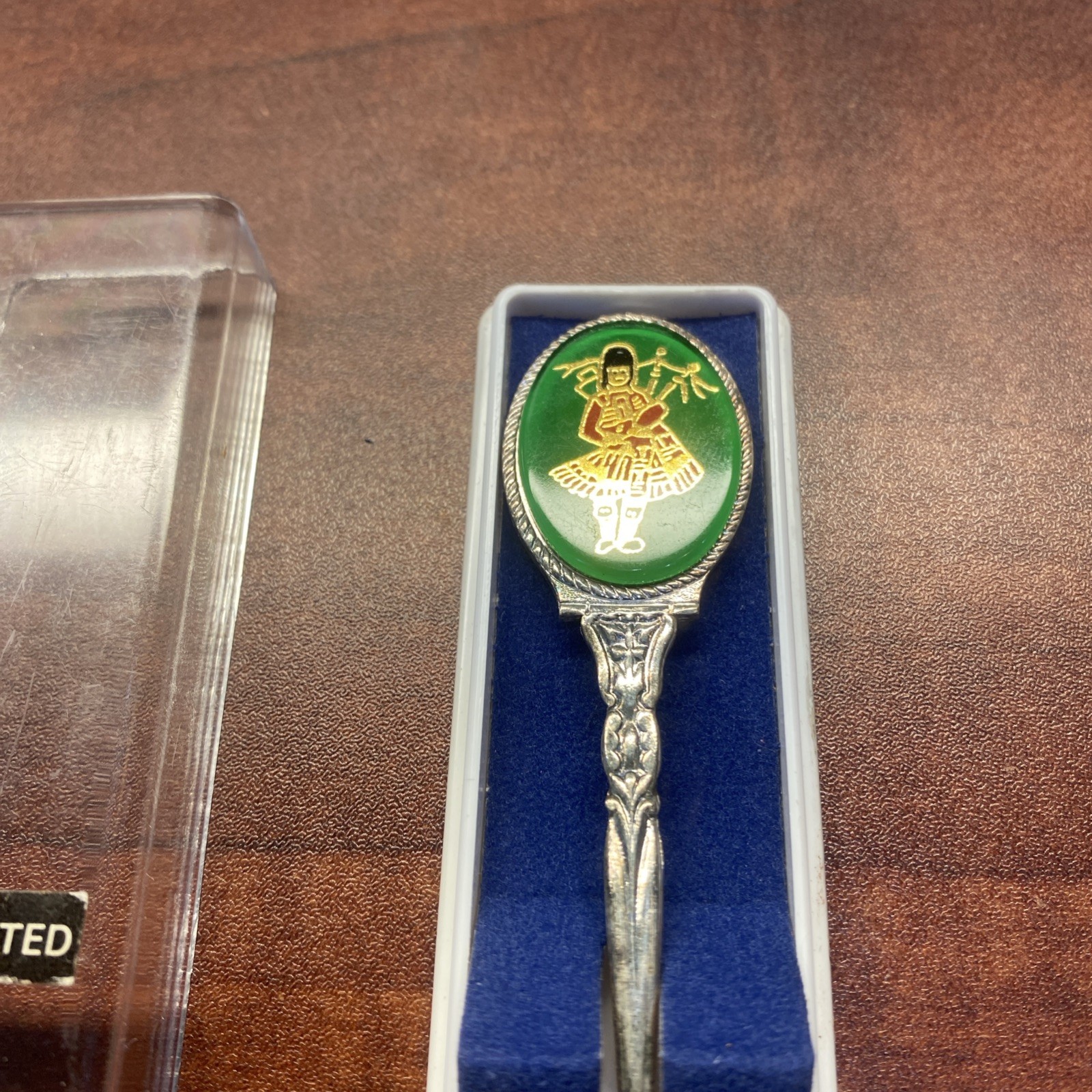 Man in Kilt w/ Bagpipes Vtg Souvenir Collector Spoon 4.5″ Silver Plated