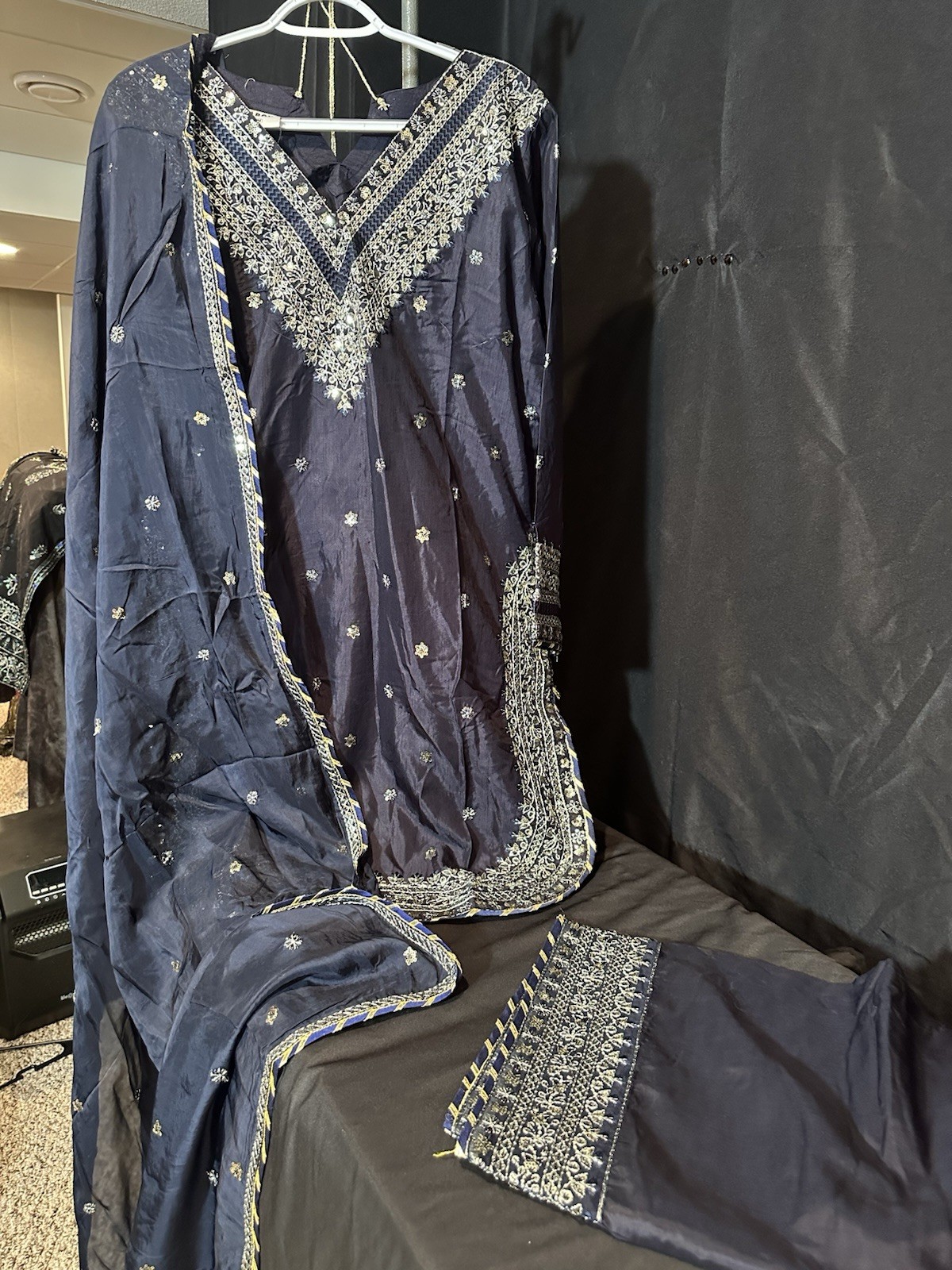 ⭐️PREMIUM ZARQUN BRAND BEAUTIFUL FORMAL DRESS,Silk,Farshi Style Plazo-M & L-$90